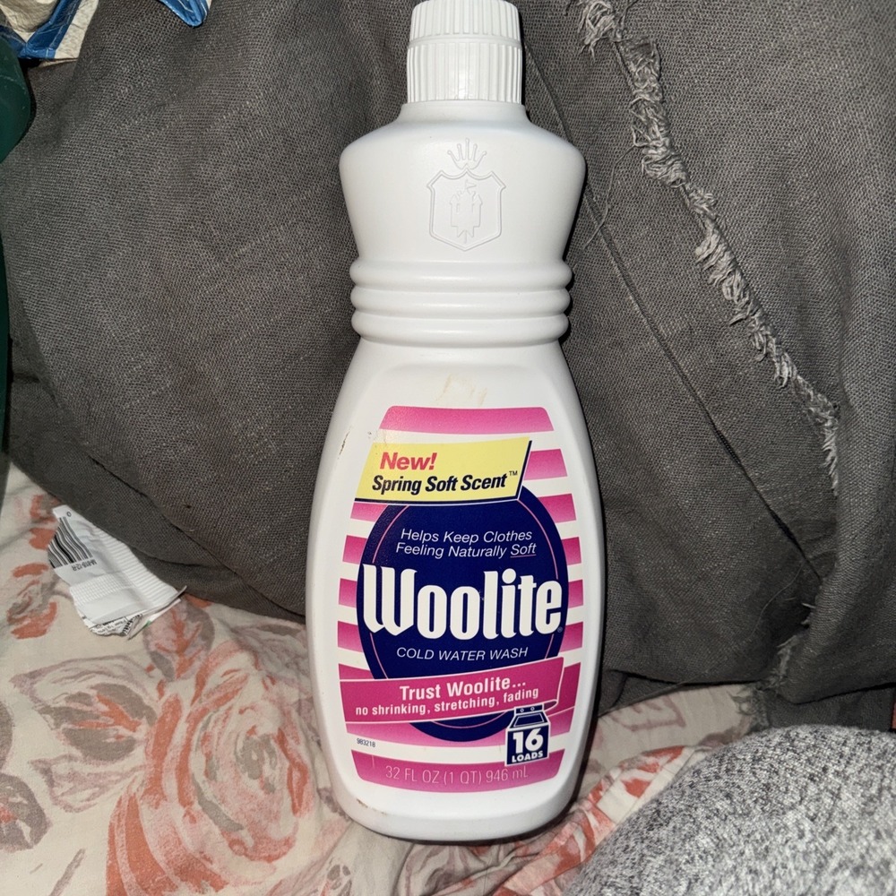 Vintage‎ NOS 90's Woolite Cold Water Wash Plastic Bottle 32 FL. OZ prop full USA